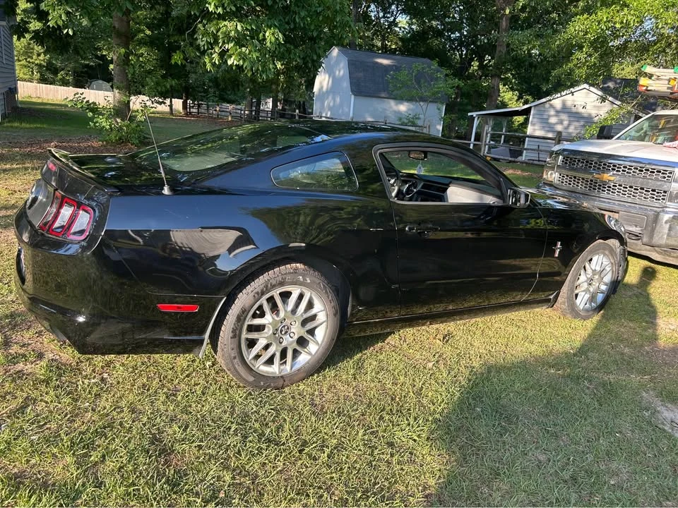 2014 Ford S197 Mustang - Image 13 of 14