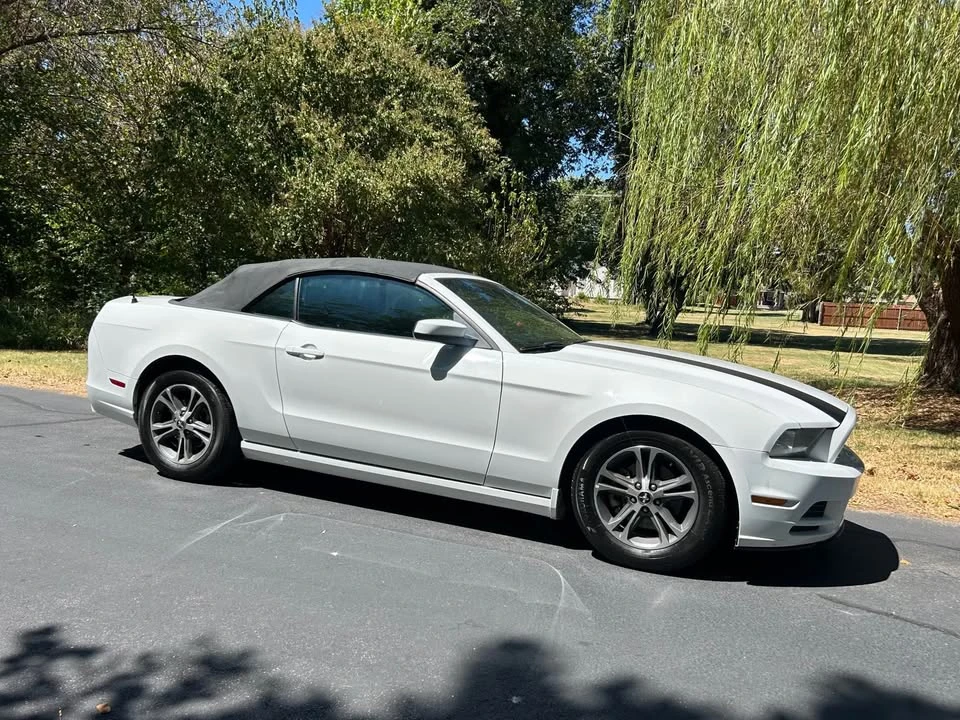 2014 Ford S197 Mustang - Image 2 of 14
