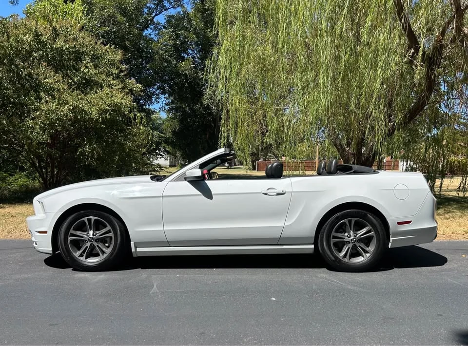 2014 Ford S197 Mustang - Image 9 of 14