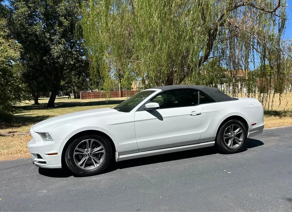 2014 Ford S197 Mustang - Image 8 of 14