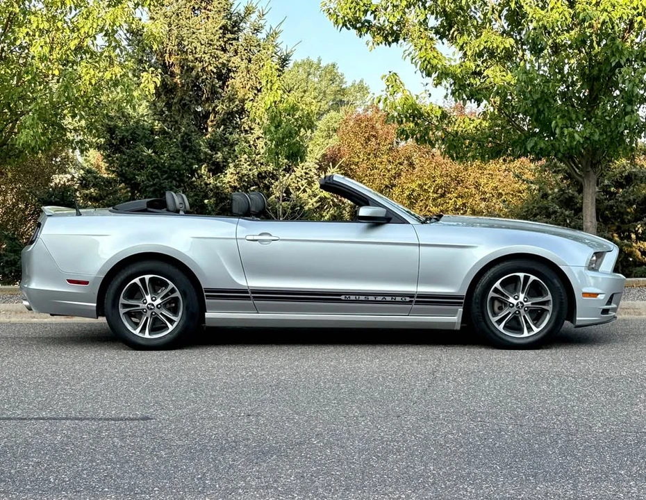 2014 Ford S197 Mustang - Image 5 of 8
