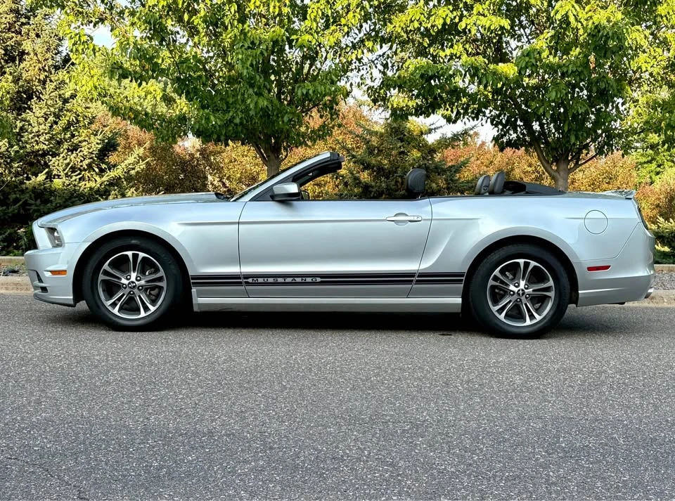 2014 Ford S197 Mustang - Image 6 of 8