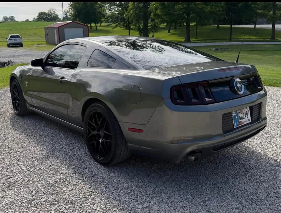 2014 Ford S197 Mustang - Image 7 of 8