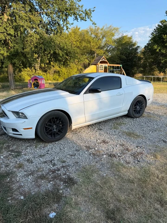 2014 Ford S197 Mustang - Image 4 of 9