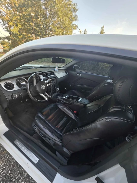 2014 Ford S197 Mustang - Image 8 of 12