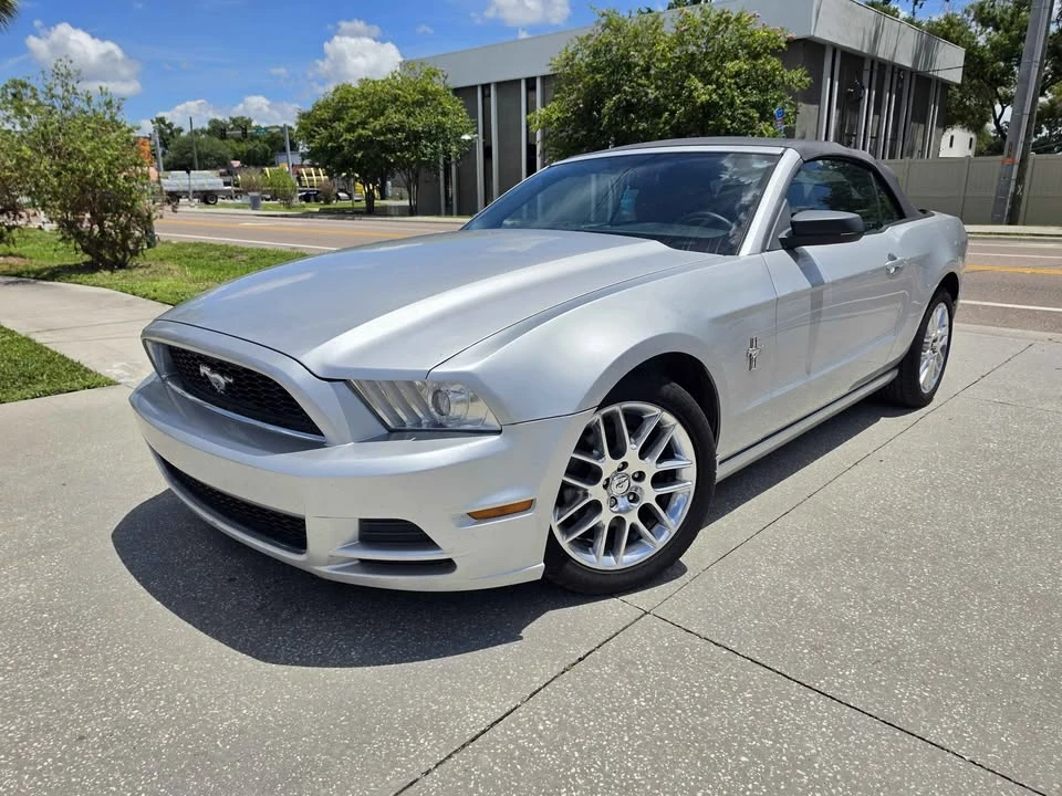 2014 Ford S197 Mustang - Image 2 of 15
