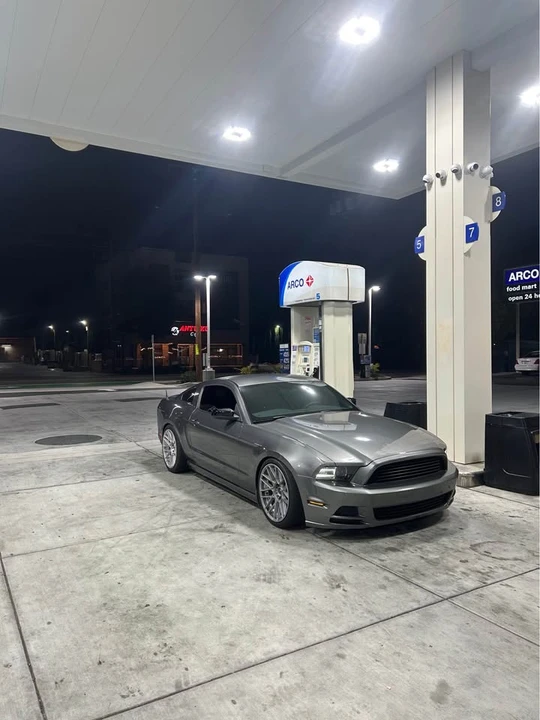 2014 Ford S197 Mustang - Image 2 of 4