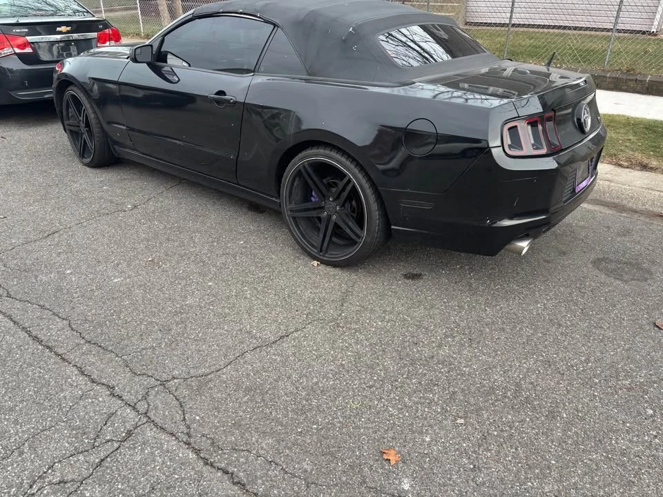 2014 Ford S197 Mustang - Image 2 of 3