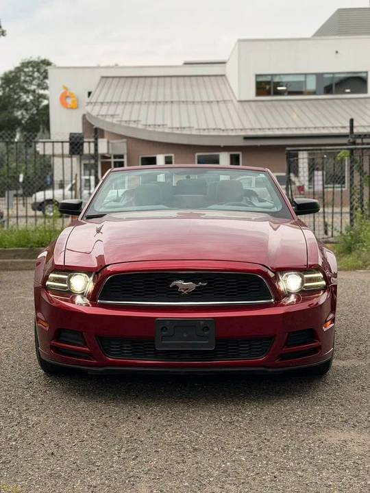2014 Ford S197 Mustang - Image 2 of 12