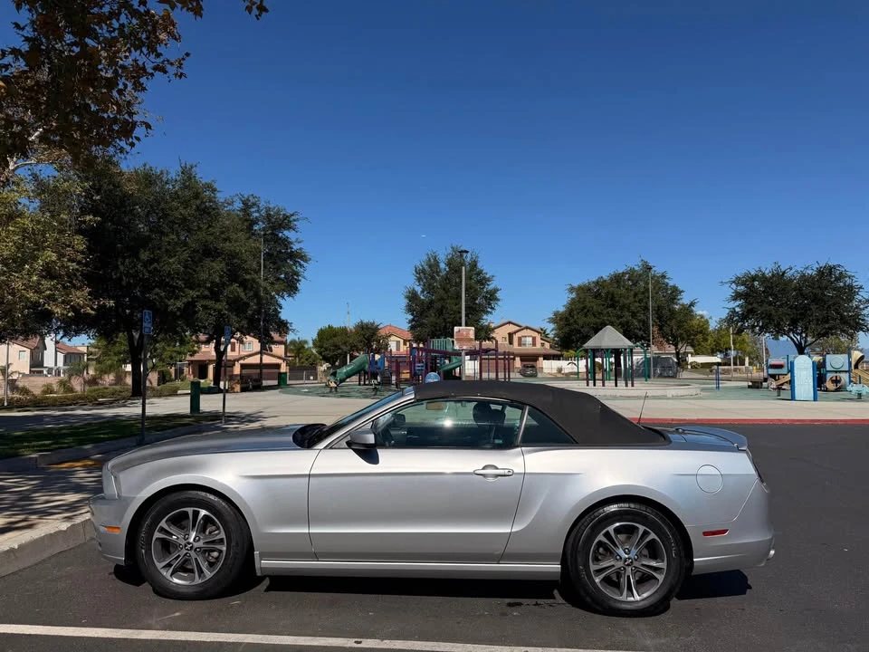 2014 Ford S197 Mustang - Image 8 of 14