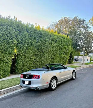 2014 Ford Mustang V6 Premium Convertible 2D