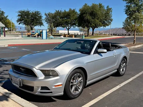 2014 Ford Mustang V6 Premium Convertible 2D