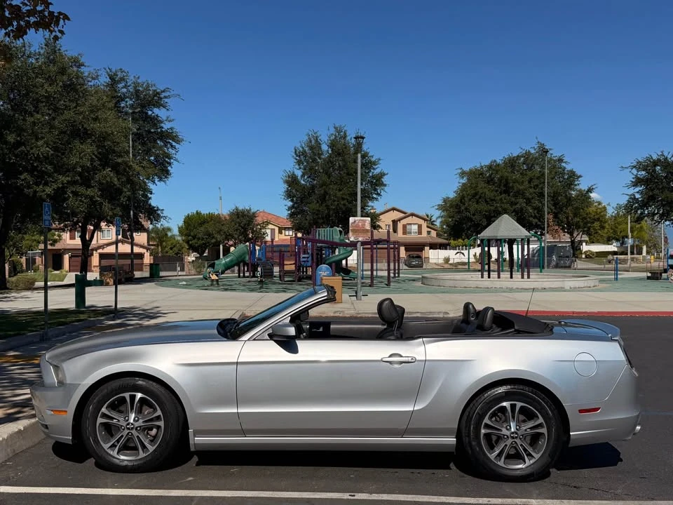 2014 Ford S197 Mustang - Image 2 of 14