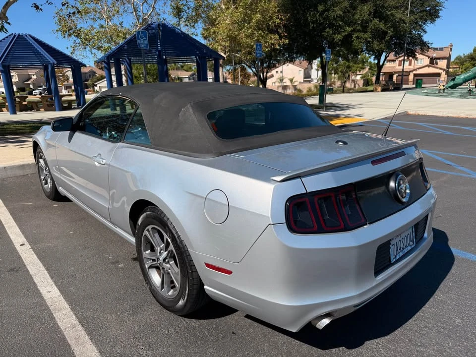 2014 Ford S197 Mustang - Image 9 of 14