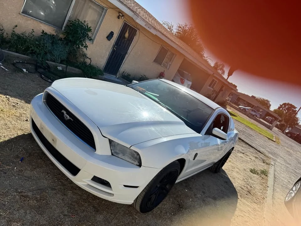2014 Ford S197 Mustang - Image 4 of 8