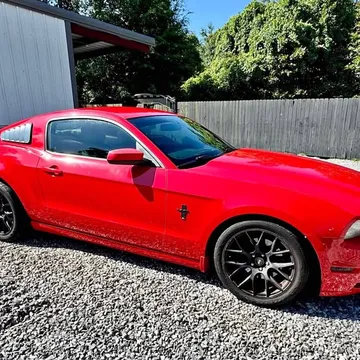 2014 Ford Mustang V6 Premium Coupe 2D