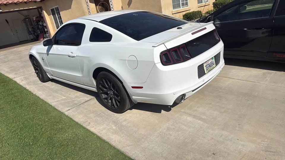 2014 Ford S197 Mustang - Image 2 of 2