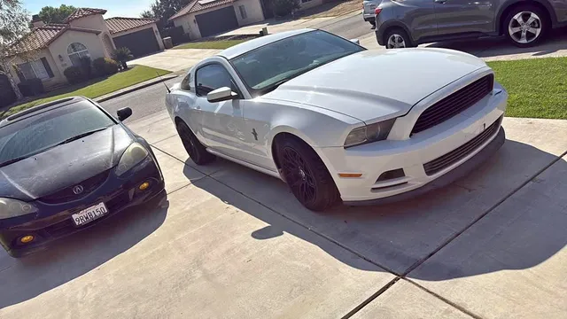 2014 Ford Mustang V6 Premium Coupe 2D