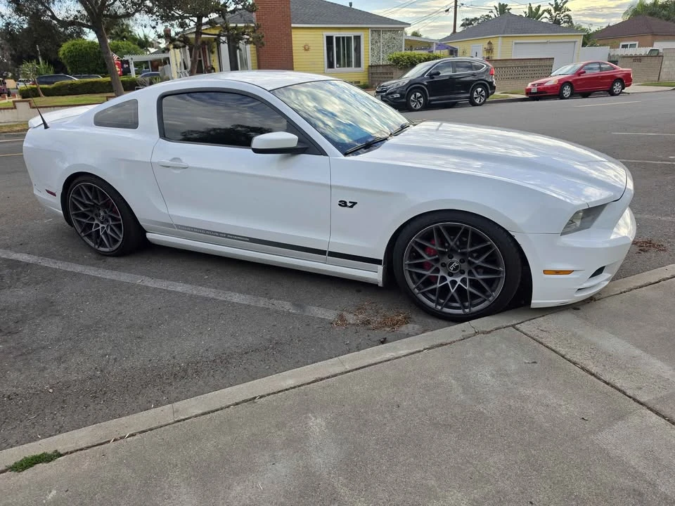 2014 Ford S197 Mustang - Image 2 of 7
