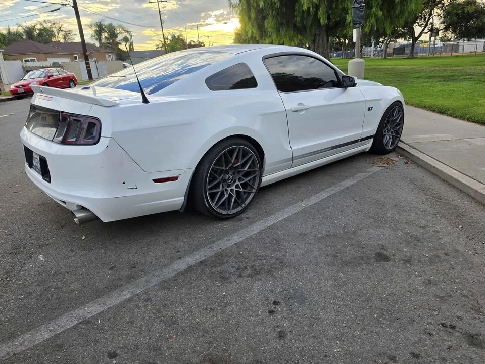2014 Ford S197 Mustang - Image 3 of 7