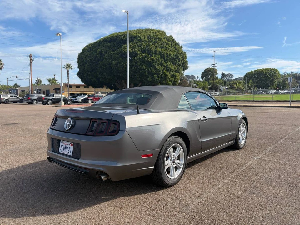2014 Ford S197 Mustang - Image 5 of 12