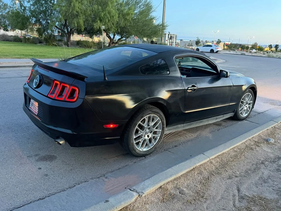 2014 Ford S197 Mustang - Image 2 of 7