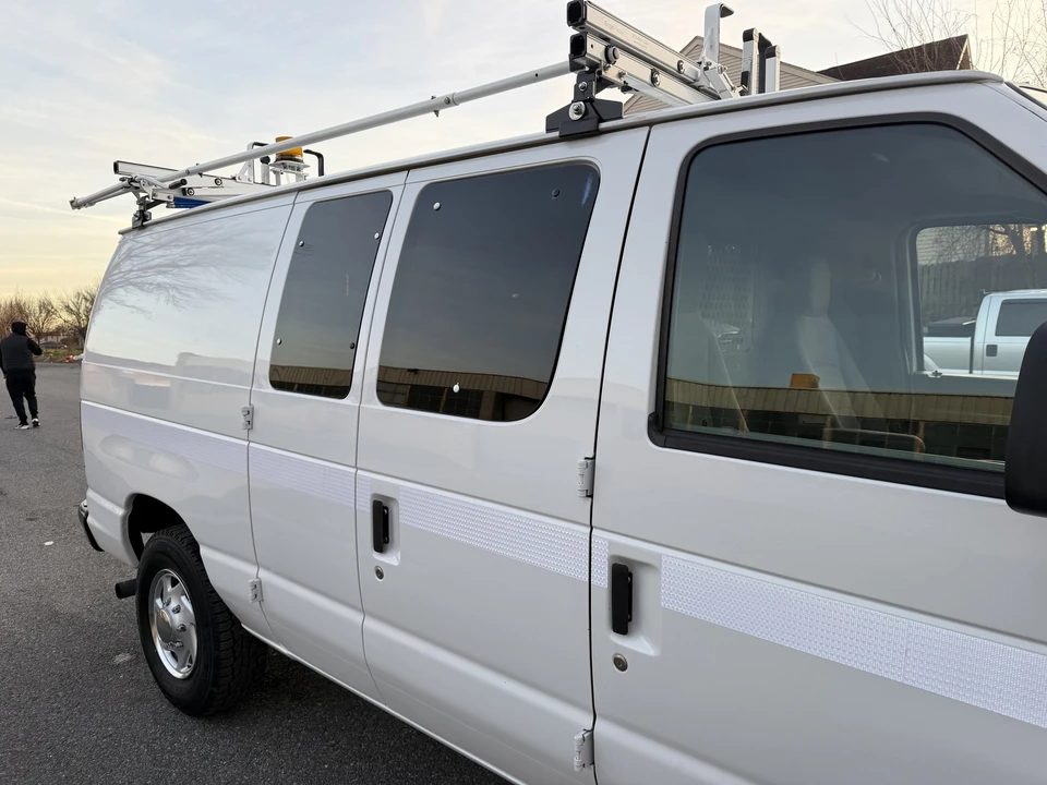 2014 Ford Econoline Van - Image 10 of 21