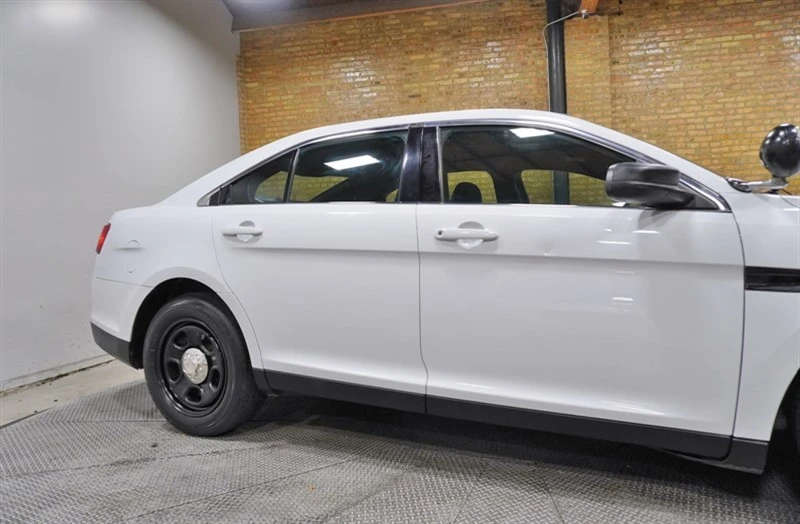 2014 Ford Taurus 5th Gen - Image 9 of 12
