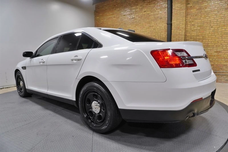 2014 Ford Taurus 6th Gen - Image 16 of 31