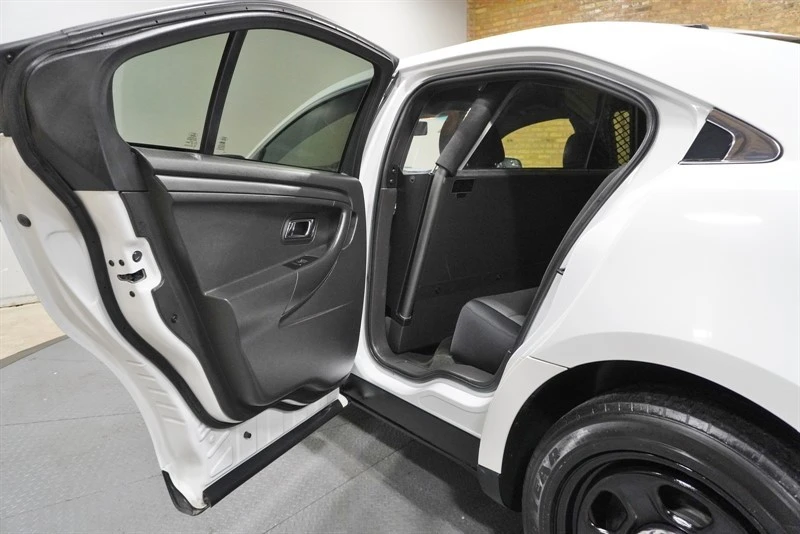2014 Ford Taurus 6th Gen - Image 31 of 31