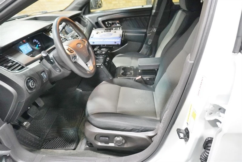 2014 Ford Taurus 6th Gen - Image 23 of 31