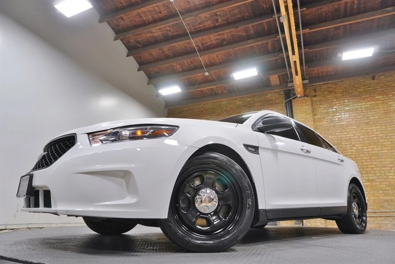 2014 Ford Taurus 6th Gen - Image 3 of 31