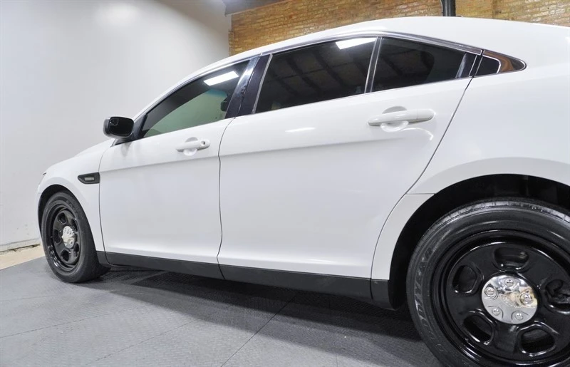 2014 Ford Taurus 6th Gen - Image 19 of 31