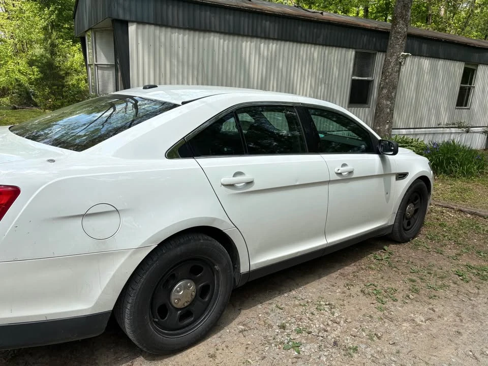 2014 Ford Taurus 6th Gen - Image 5 of 9