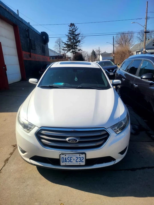 2014 Ford Taurus 6th Gen - Image 5 of 11