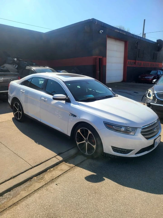 2014 Ford Taurus 6th Gen - Image 2 of 11