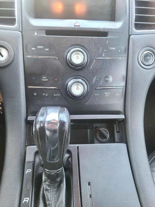 2014 Ford Taurus 6th Gen - Image 11 of 11