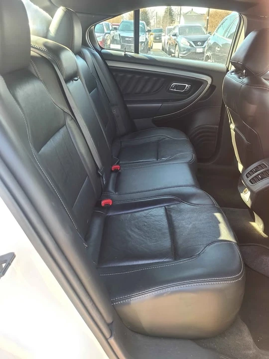 2014 Ford Taurus 6th Gen - Image 9 of 11