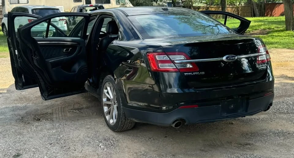 2014 Ford Taurus 6th Gen - Image 2 of 9