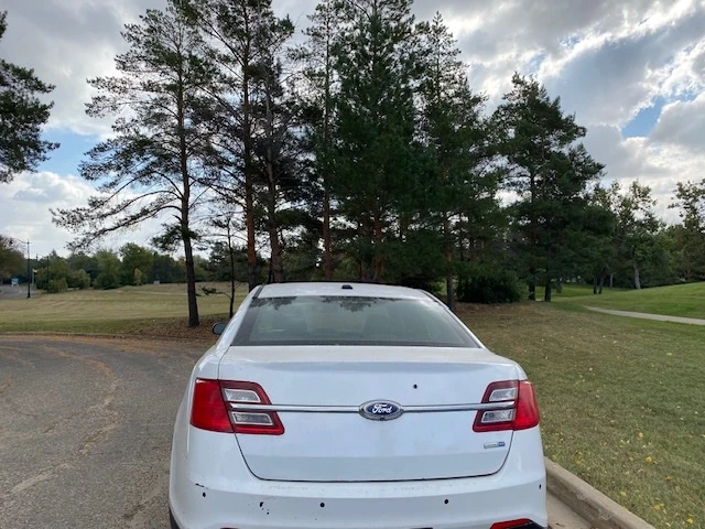 2014 Ford Taurus 6th Gen - Image 2 of 10