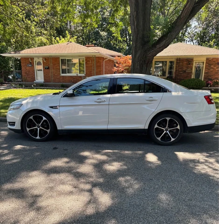 2014 Ford Taurus 6th Gen - Image 2 of 5