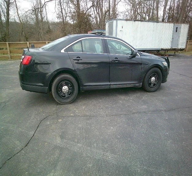 2014 Ford Taurus 5th Gen - Image 2 of 10