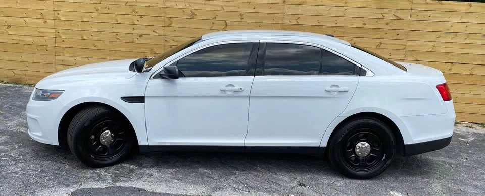 2014 Ford Taurus 6th Gen - Image 15 of 19