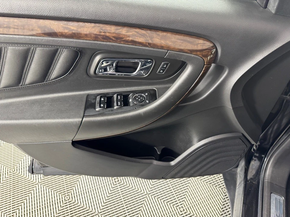 2014 Ford Taurus 5th Gen - Image 9 of 12