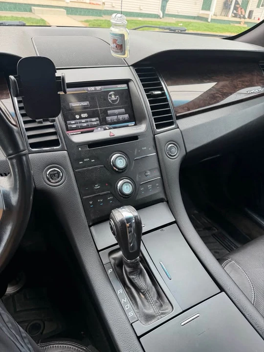 2014 Ford Taurus 6th Gen - Image 7 of 14