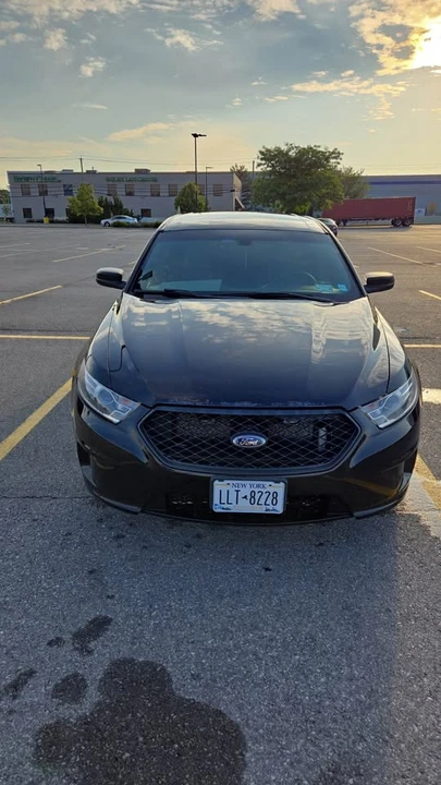 2014 Ford Taurus 6th Gen - Image 9 of 10