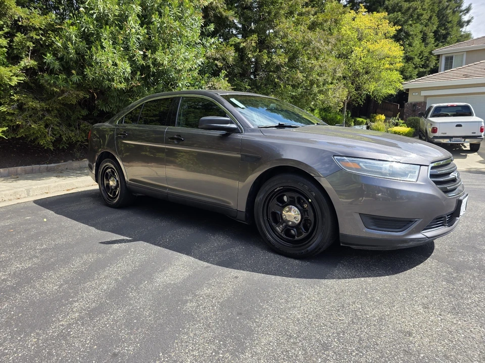 2014 Ford Taurus 6th Gen - Image 2 of 18