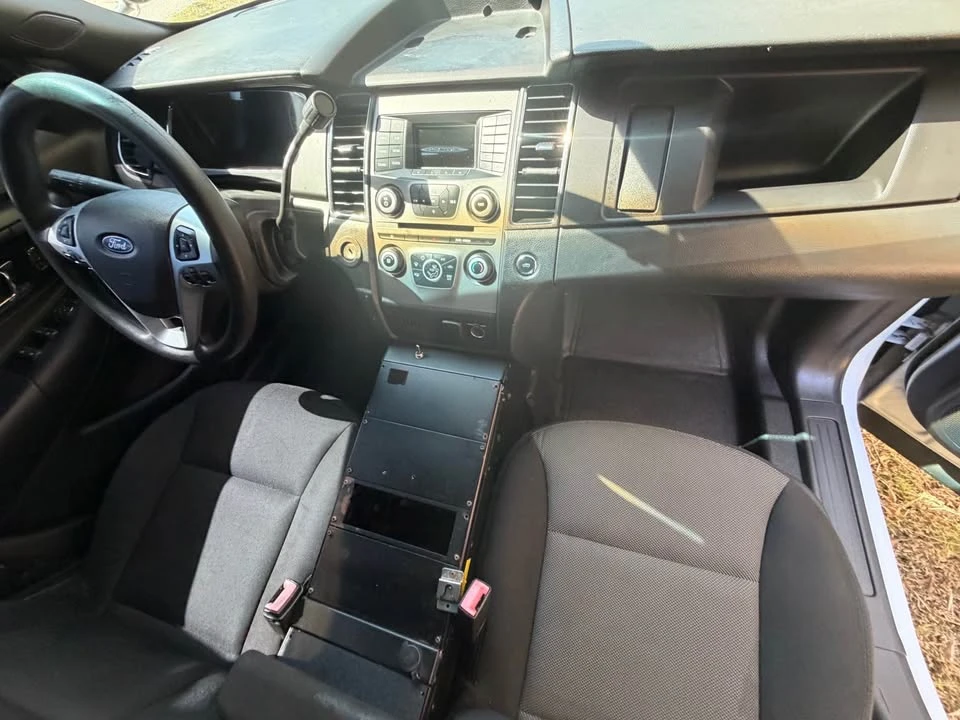 2014 Ford Taurus 6th Gen - Image 10 of 10