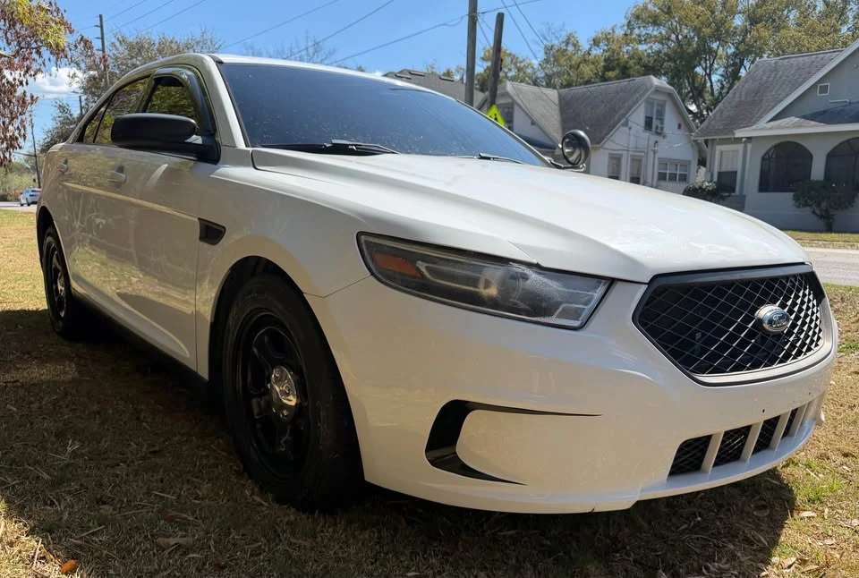 2014 Ford Taurus 6th Gen - Image 3 of 10