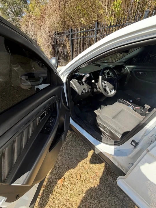 2014 Ford Taurus 6th Gen - Image 5 of 10